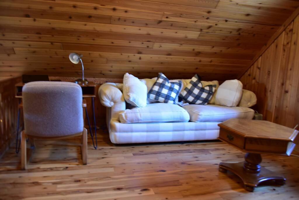 Quiet And Comfy 3Bed/2Bath - Chalet With Hot Tub. Cedar Экстерьер фото